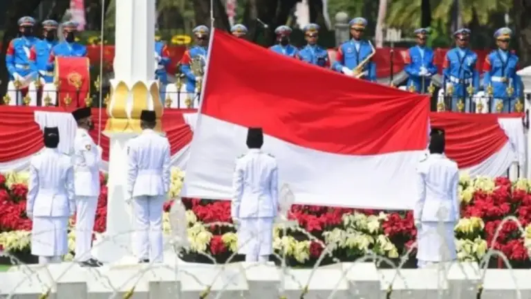 Jadwal Resmi Upacara Penurunan Bendera Jam Berapa di Momen HUT ke-81 RI Istana